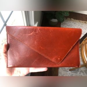 Nisolo Luisa Clutch